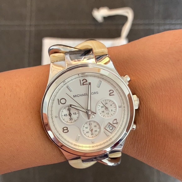 Michael Kors Watch - Picture 2 of 5